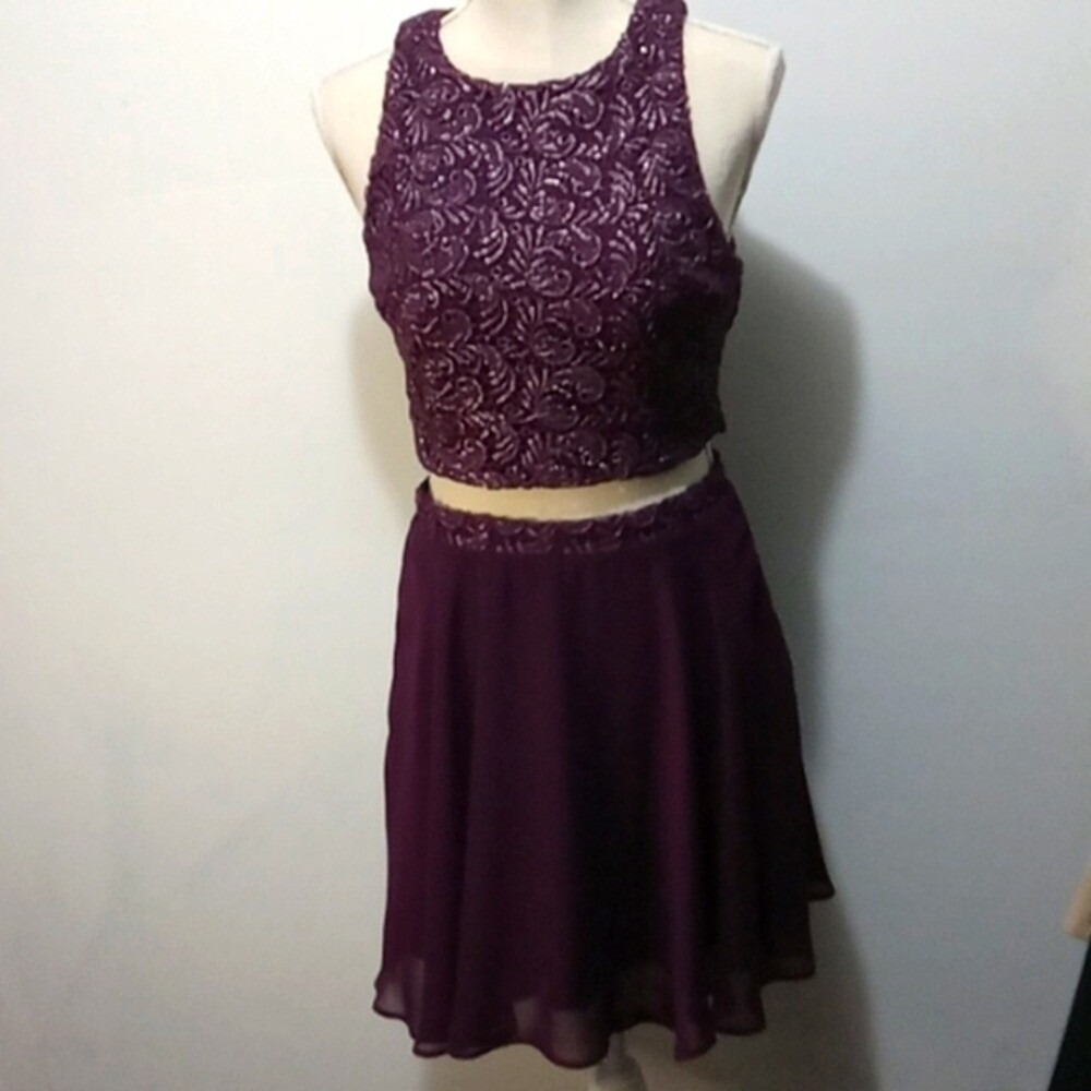 Windsor Size 7 Two Piece Dress Party Cocktail Homecoming Lace Top Skater Skirt